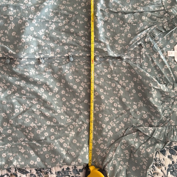 LC Ruffle button down blouse - Picture 4 of 5